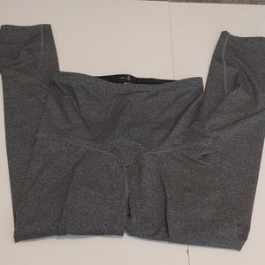 Workout leggings with shapewear